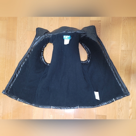 Girl's Black Puffer Vest - Picture 8 of 8
